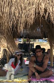 Έχει τρομερή αδυναμία στην αδερφή του. Areth 8eoxaridh H Syzygos Toy Sabba Poympoyra Pozarei Me Magio Ston 5o Mhna Ths Egkymosynhs Ths I Love Style