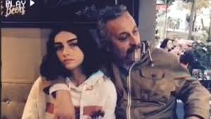 Biraz farklı görünen ve hazar hanımın rahatsız olduğu çok belli olan ilişki. Yonetmen Onur Unlu Sevgilisi Hazar Erguclu Ile Videosunu Paylasti Magazin Haberleri