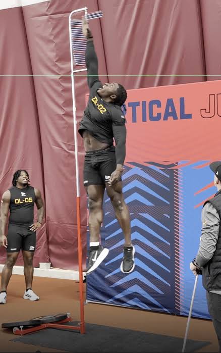 Uar Bernard shatters athletic records during pre-draft evaluations, do AI tạo
