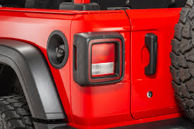 Mopar 82215130ab Tail Light Guards For 18 20 Jeep Wrangler Jl With Factory Halogen Taillights Quadratec