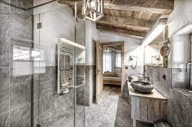 Each chalet offers an affordable relaxing option for one or two families to stay together, and some have private heated pools, saunas, and hot tubs. Eagle Chalet