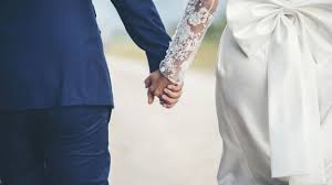 Le site lgbt pink news a salué cette promotion ministérielle, déclarant que de sutter lire plus… Les Parents Pourront A Nouveau Assister Au Mariage De Leurs Enfants Des Lundi