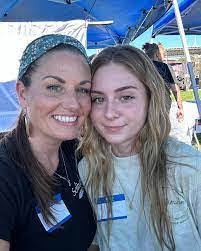 Darlene Labrecque's Instagram, Twitter & Facebook