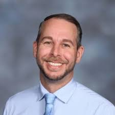 Hallie Hansen's Instagram, Twitter & Facebook