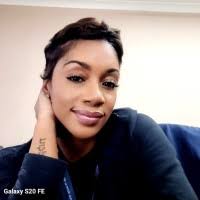 300+ perfiles de «Athena»