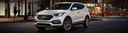 The 2017 hyundai tucson doesn't live on the cutting edge, but it's an attractive, economical crossover suv that's worth a spot on. Hyundai Tucson Vs Hyundai Santa Fe Sport