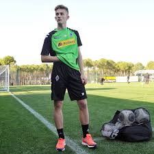 Dejan kulusevski claimed a late winner for parma after matteo darmian and daniele dessena traded goals early in the second. Ex Gladbach Juwel Sinan Kurt Wegen Protz Auftritt Beim Fc Bayern Gescheitert Express De Seite 2
