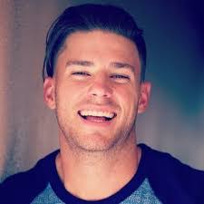 Justin Helmuth's Instagram, Twitter & Facebook