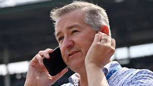 Dodgers' big spending versus Cubs' conservative approach