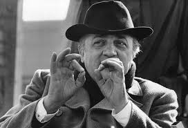 Fellini lies here together with giulietta masina and their little child pier federico, who lived only for a few days. Director De Cine Federico Fellini By Aroalptineo2005 On Genially
