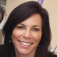 Robyn Hutchinson's Instagram, Twitter & Facebook