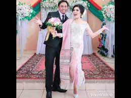 Kebaya menjadi salah satu list paling penting dalam mempersiapkan pernikahan batak. Model Kebaya Pengantin Batak Youtube
