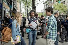 Mientras se esperan los nombres de los candidatos que representarán a ecuador, el «lazito de la farándula» conversó con joselyn encalada, una de las favoritas para viajar a la capital de turquía. Estreno La Historia Del Amor Radu MihÄƒileanu Las Crisis Financieras O El Cambio Climatico Son Una Crisis De La Capacidad De Amar Publico