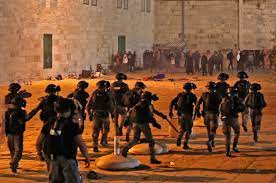 Israeli police on monday stormed the al aqsa mosque in occupied east jerusalem and attacked the palestinians who were on guard to prevent raids by extremist jews. Yxknvk Skd 5wm