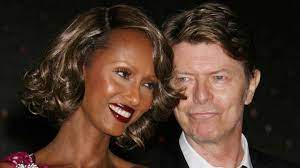 David bowie spielte 14 instrumente. David Bowie So Trauert Seine Frau Noch Immer Um Ihn Stern De