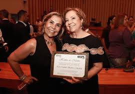 PROFESSORA EDA MACHADO: EDUCAÇÃO INOVADORA PARA BRASÍLIA