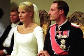 Her parents divorced, and her father would later marry renate barsgård. Crown Prince Haakon And Mette Marit Celebrated Their 19th Wedding Anniversary