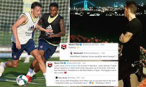 Uzun süredir mesut özil'i kadrosuna katmaya çalışan fenerbahçe hayaline kavuştu. Arsenal Outcast Mesut Ozil Fuels Talk Of Fenerbahce Switch By Saying They Are Biggest Club In Turkey Daily Mail Online