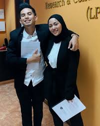 Saya tahu rachel vennya waktu jamannya booming sbp produk diet yang dia jual dan hits di ask.fm, saya juga tahu galih dari cerita dia bisa kurus lantaran konsumsi sbp, jadi saya follow rachel vennya dan galih setidaknya dari saya sma yakni circa 2013'an. Buat Thread Perdana Rachel Vennya Masih Takut Dikatakan Telah Hijrah Popmama Com