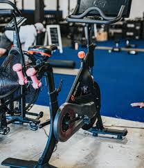 Himaly mini bicicleta estática con pantalla lcd para entrenamiento de brazos y piernas minibicicleta ajustable para hacer ejercicio en casa para mujer y hombre, pedales estaticos. Bicicletas Estaticas Que Son Como Elegir 7 Tipos Ejercicios Y Precios