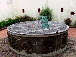 The treasure of hang li (old time radio shows). Perigi Hang Li Poh Wikipedia Bahasa Melayu Ensiklopedia Bebas