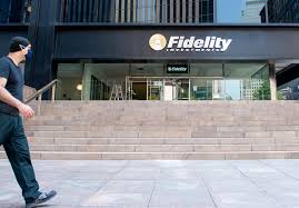 Fidelity investments is one of the largest mutual fund companies in the u.s. Fidelity S Largest Money Market Fund Waives 247 Million Of Fees Bloomberg