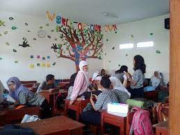 36 contoh desain dekorasi panggung acara perpisahan model. 94 Contoh Desain Ruang Kelas Smp Terbaik