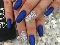 Jun 02, 2021 · los colores más vistosos siempre serán los clásicos blanco y negro para tu abrigo, pero también puedes encontrarlos en azul marino y hasta mostaza. Las Mejores 27 Ideas De Unas Color Azul Rey Unas Color Azul Unas Azules Unas Color Azul Rey