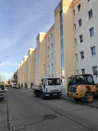 Hier finden sie wohnungen zum mieten vieler immobilienportale und durch die einfache & schnelle wohnungssuche mit intuitiven filtermöglichkeiten ist das ziel traumwohnung zum greifen nah. Wohnen In Wernigerode Neue Aufzuge In Der A Schweitzer Str Wernigeroder Wohnungsgenossenschaft Eg