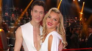 In puncto tanzen kann sie von ihm noch. Evelyn Burdecki Was Lauft Mit Tanzpartner Evgeny Evelyn Burdecki Paartanz Und Let S Dance