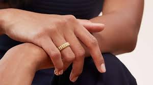 Here are the top places to buy the best engagement ring online:. 22 Fine Jewelry That S Worth The Splurge Cnn