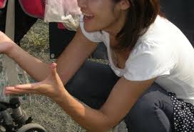 貧乳胸チラ盗撮エロ画像】ブラジャーの隙間から乳首が丸見え…小さいオッパイの素人女子たちの突先を隠し撮りｗｗ | エロ画像ミルナビ |  profdemontagstroy.ru