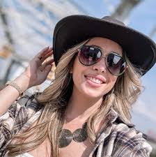 Jennifer Serrano's Instagram, Twitter & Facebook