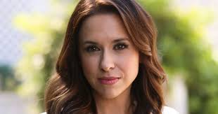 Lacey Chabert Mourns Death of "Beautiful" Sister Wendy