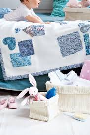 un plaid en polaire pour bebe diy couverture bebe tissu pour bebe couverture bebe fille