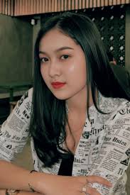 Let the Boyfriend of the celebrant come out for pictures omoh na so 12 of  us comot dey look each other Mhiz Nancy Weldon 😂😂😂