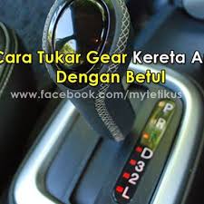 Letakkan kaki belakang anda di belakang beban tersebut. Cara Tukar Lampu Belakang Kereta Viva