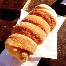 Baumstriezel Vom Weihnachtsmarkt Konstanz Lecker Lecker Baumstriezel Weihnachtsmarkt