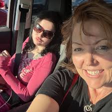 What are the best hiking trails and attractions to visit in Colorado  Springs?