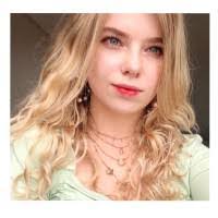 Alicia Maier's Instagram, Twitter & Facebook