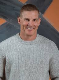 WEIRD: Because Normal Isn't Working: Groeschel, Craig: 9780310327905:  Amazon.com: Books