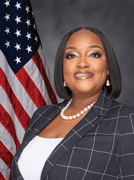 Donna Dingler's Instagram, Twitter & Facebook