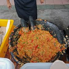 Goreng bawang merah dan bawang putih secara terpisah. Resepi Ayam Geprek Pedas