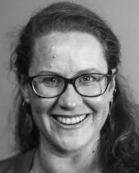 Elizabeth Gilpatrick's Instagram, Twitter & Facebook