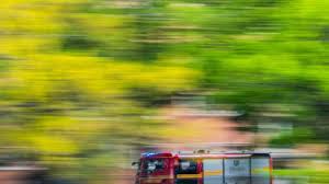 Dieser film zeigt die feuerwehr von der alamierung bis zum einsatz. Brande Munchen Weihnachtsfest Mehrere Feuerwehreinsatze In Bayern Bayern Sz De