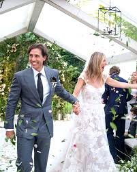 Gwyneth Paltrow Finally Revealed Her Sheer Wedding Dress Estilo De Celebridad Traje De Novio Famosos