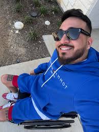 Everyone keeps telling me blue is my color! What yall think ?!