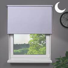 Rollos, jalousien, plissees oder vorhänge werden innen am fenster angebracht, um räume zu verdunkeln. Verdunkelungsrollo Test Vergleich 2021 á… Tuv Zertifiziert