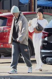Born november 22, 1996) is an american model, media personality, and socialite. Justin Bieber And Wife Hailey Baldwin In Good Spirits In Roomy Clothes After Fun At La Dance Studio Daily Mail Online