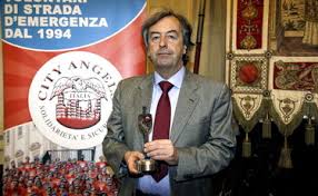Roberto burioni e le ultime notizie sulla variante inglese del coronavirus: Roberto Burioni Molli I Social Di Notte Oppure Rischia Di Pentirsene Il Tempo